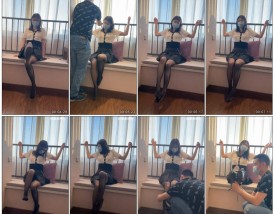 丝人订制挠脚心白袜女生挠脚心搜狐视频